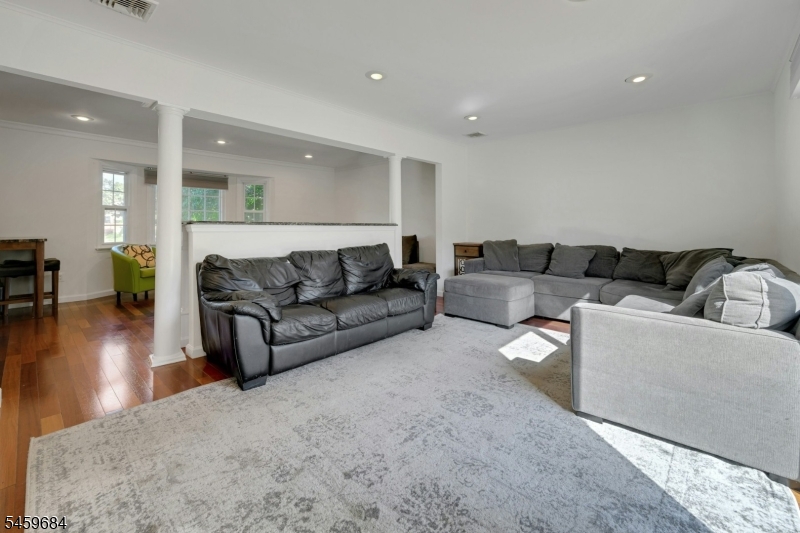 10 Cambray Rd Property Photo 9