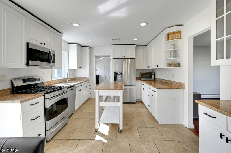 10 Cambray Rd Property Photo 13