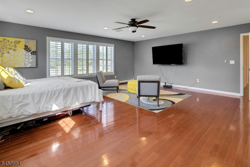 10 Cambray Rd Property Photo 18