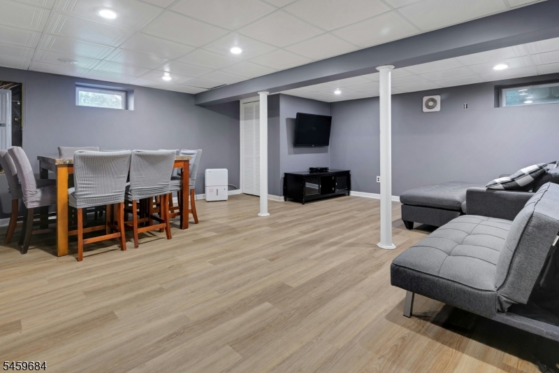 10 Cambray Rd Property Photo 28