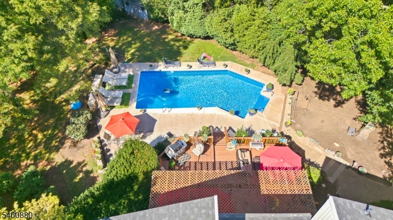 2 Sweet Briar Ct Property Photo 7