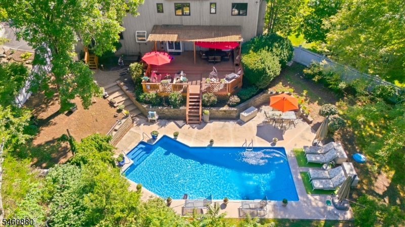 2 Sweet Briar Ct Property Photo 8