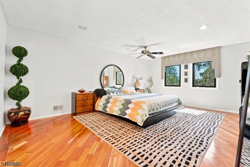 2 Sweet Briar Ct Property Photo 9