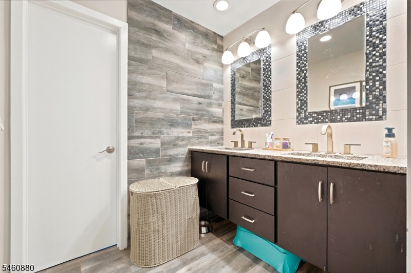 2 Sweet Briar Ct Property Photo 13