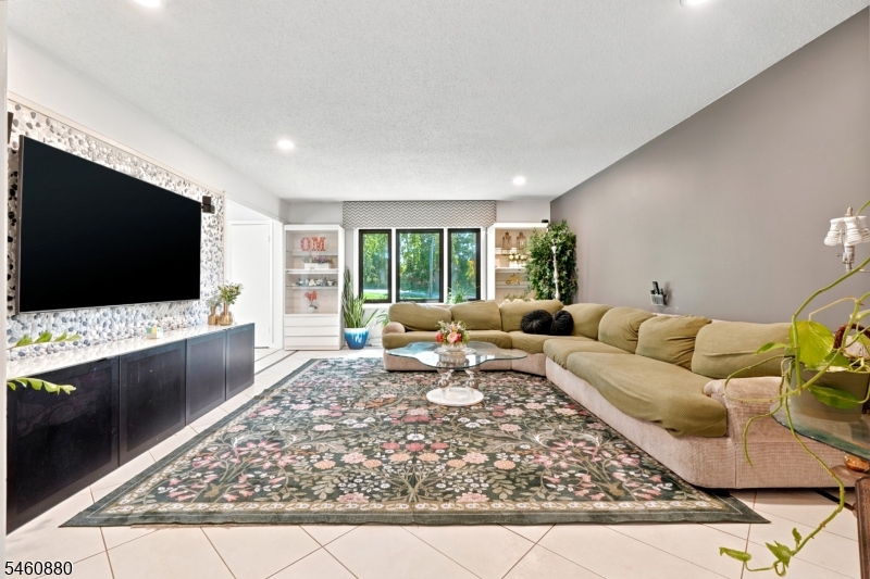 2 Sweet Briar Ct Property Photo 19
