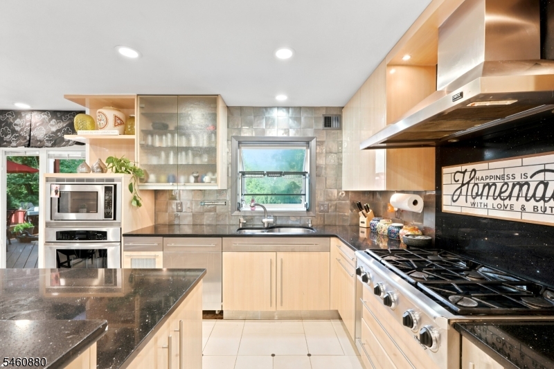 2 Sweet Briar Ct Property Photo 29