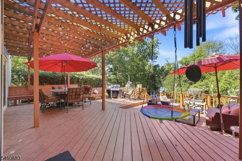 2 Sweet Briar Ct Property Photo 32