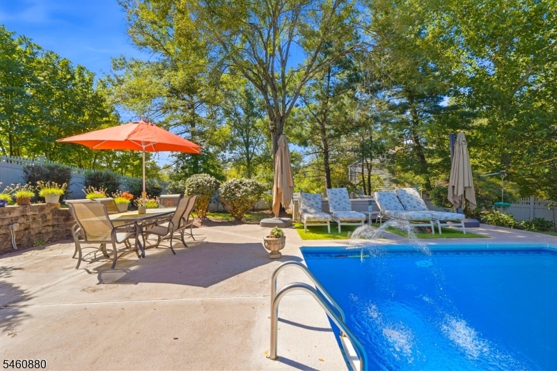 2 Sweet Briar Ct Property Photo 34