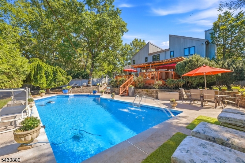 2 Sweet Briar Ct Property Photo 35