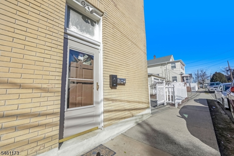 53 Church St Property Photo 3