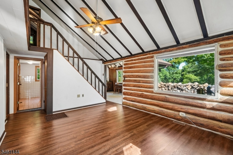107 Glenside Trl Property Photo 5