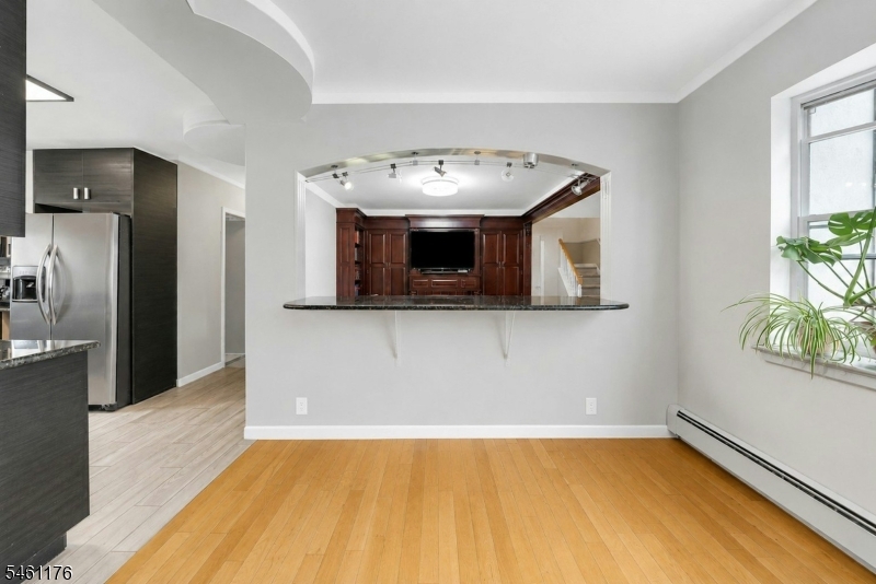 444 Riverside Ave Property Photo 6