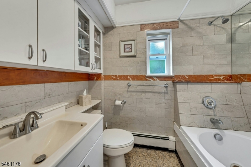 444 Riverside Ave Property Photo 8