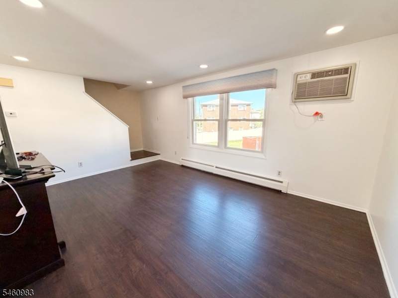453 Liberty St 12 Property Photo 4