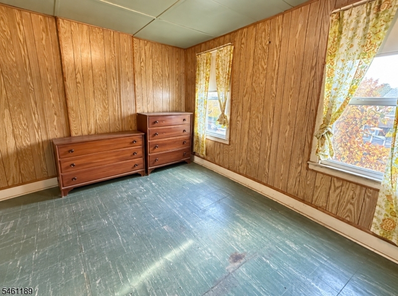 67 2nd Ave Property Photo 4