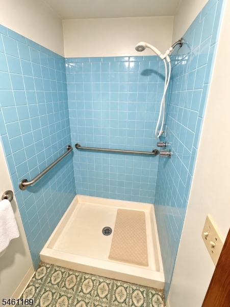 67 2nd Ave Property Photo 9