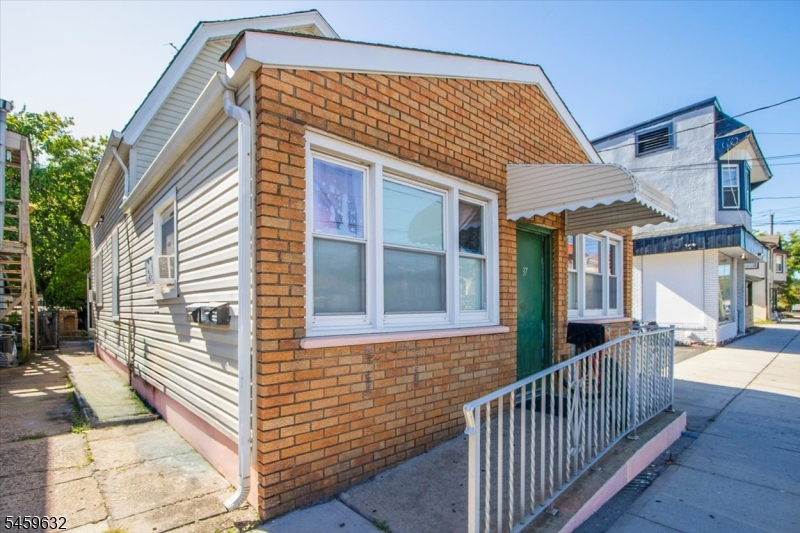 37 Newark Pompton Tpke Property Photo 4