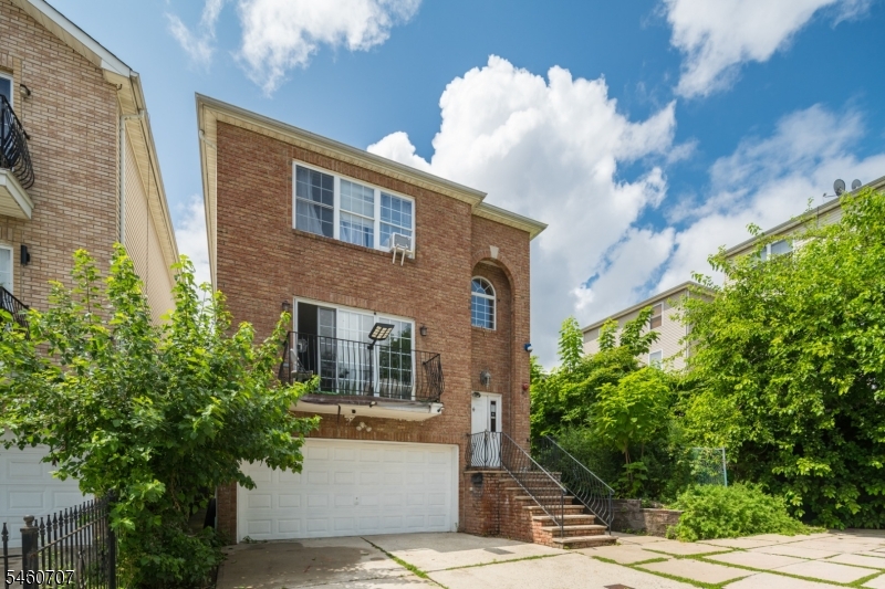 12 Seabury Ct Property Photo 1