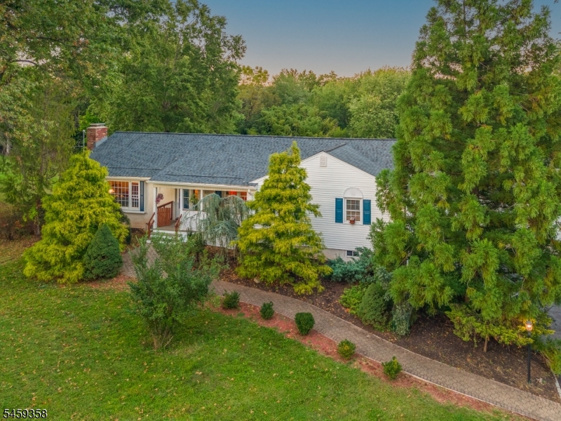 2 Orchard Dr Property Photo 1