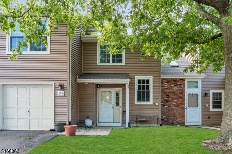 149 Skipton Pl Property Photo 1
