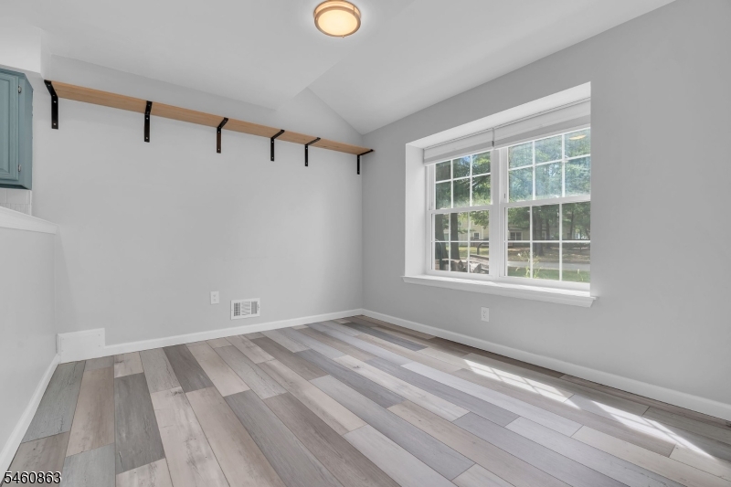 149 Skipton Pl Property Photo 8