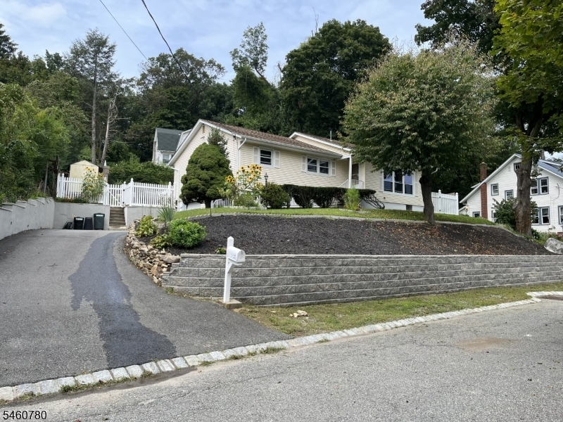 21 Williams St Property Photo 1