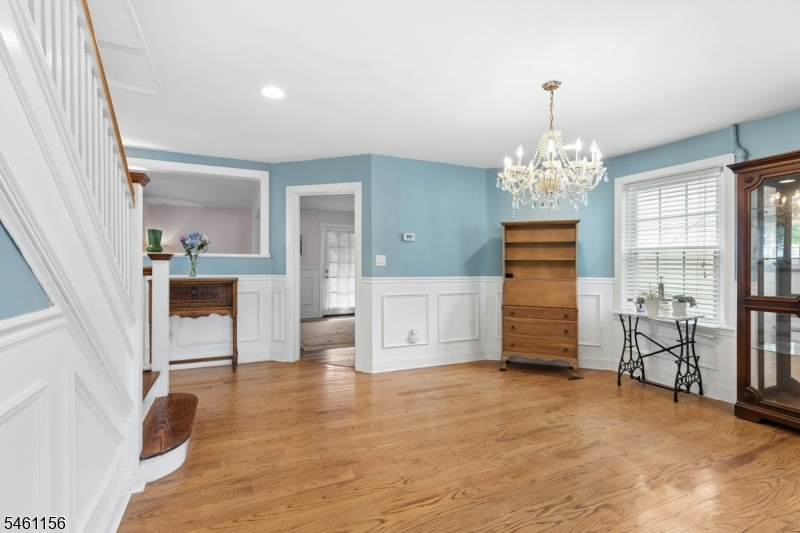 366 Broad St Property Photo 11