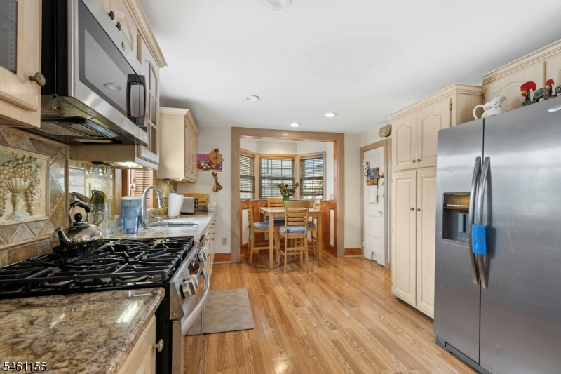 366 Broad St Property Photo 14