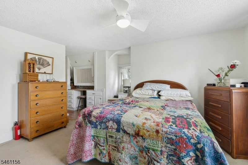 366 Broad St Property Photo 17