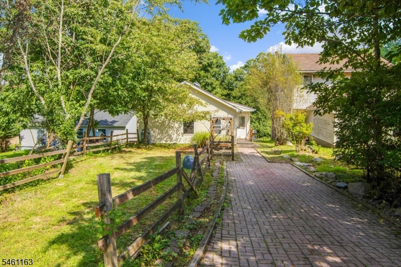 25 Tansboro Rd Property Photo 1