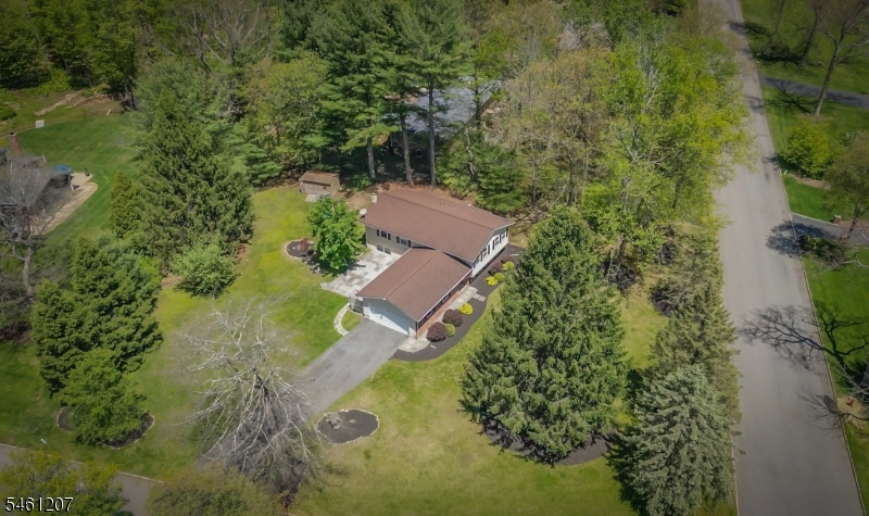 8 Woodland Dr Property Photo 2
