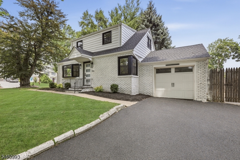 106 Virginia St Property Photo 1