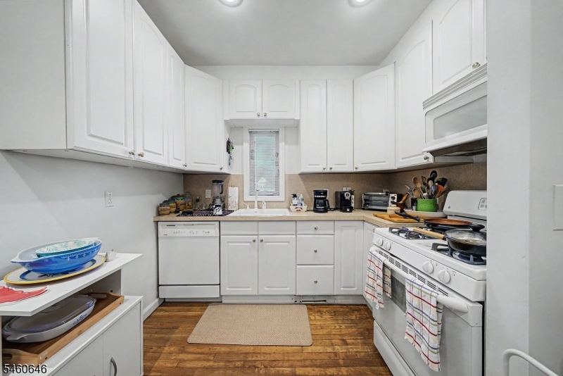 327 North Ave E Property Photo 11