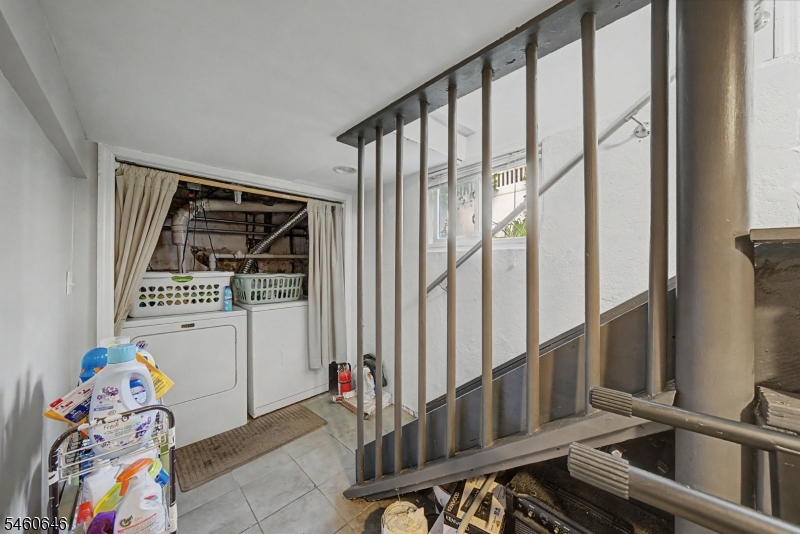 327 North Ave E Property Photo 34