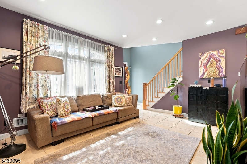 2623 Frederick Ter Property Photo 4