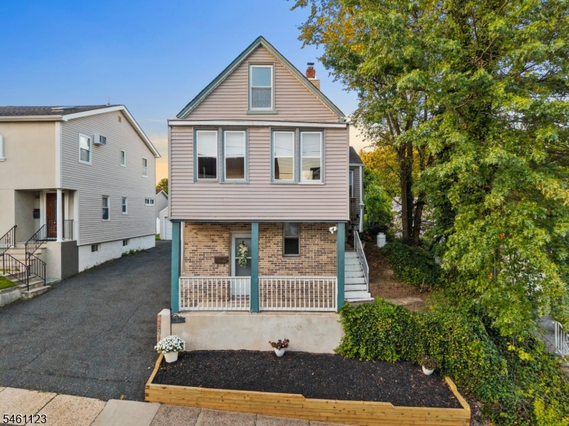 34 Milton Ave Property Photo 1