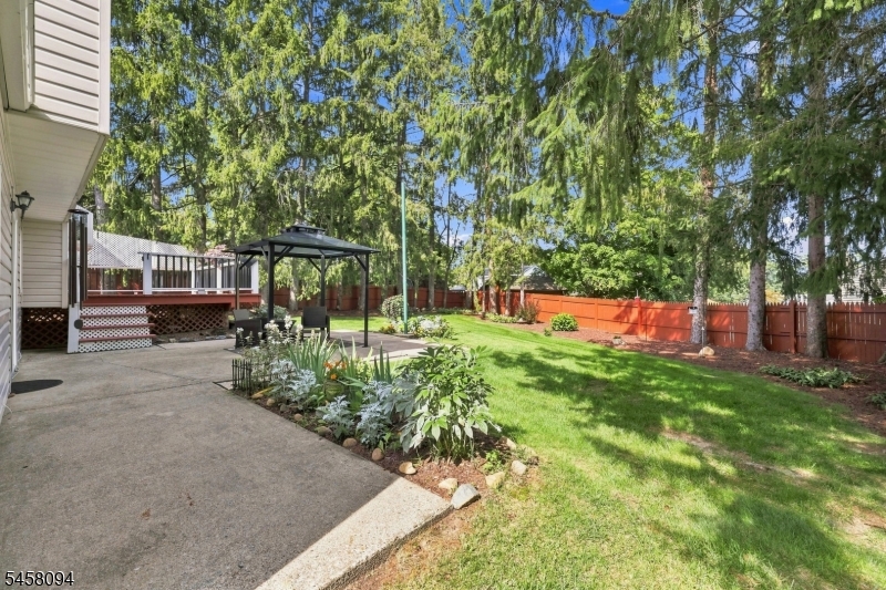 225 Seymour Rd Property Photo 4