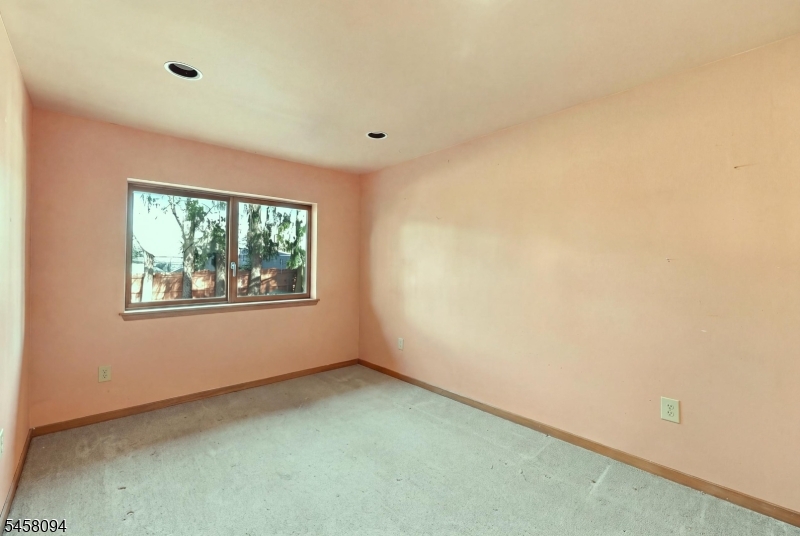 225 Seymour Rd Property Photo 30
