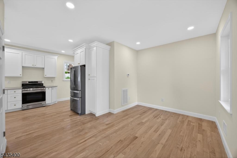 35 Stanhope Rd Property Photo 6