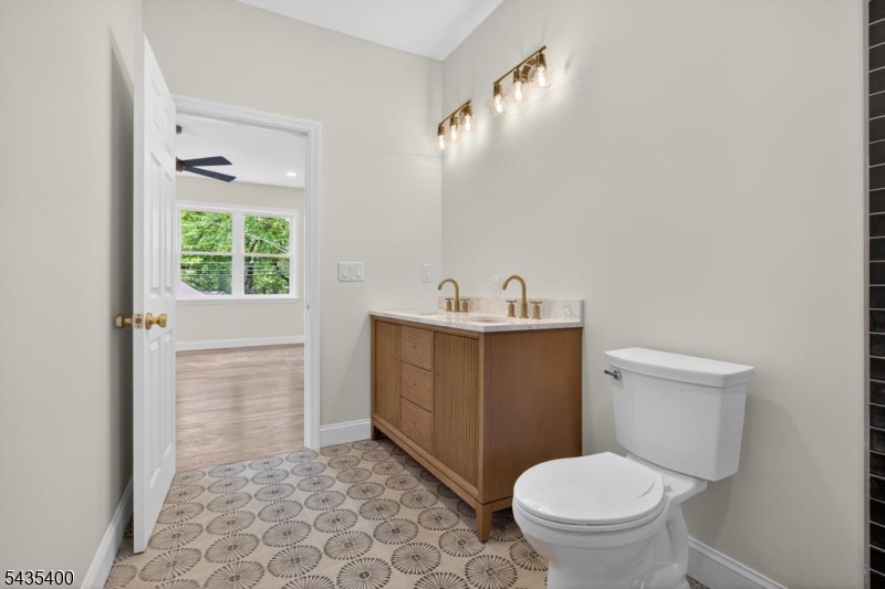 35 Stanhope Rd Property Photo 24