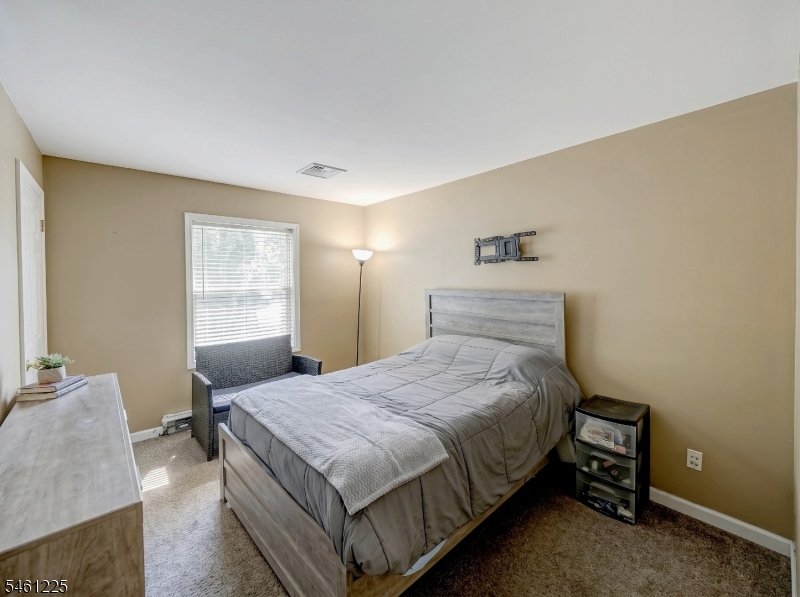 404 Lyndale St Property Photo 14