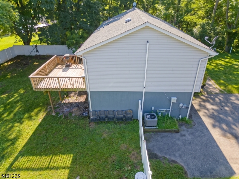 404 Lyndale St Property Photo 29
