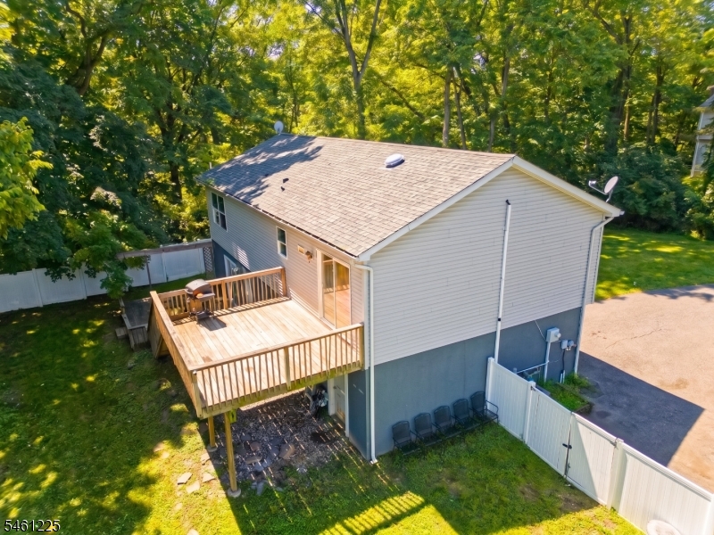 404 Lyndale St Property Photo 30