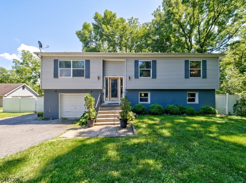 404 Lyndale St Property Photo 35
