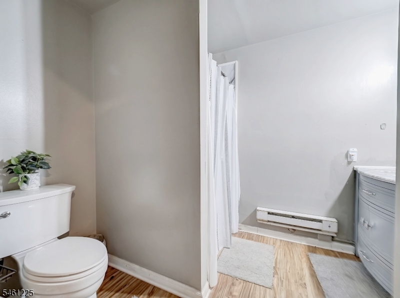 404 Lyndale St Property Photo 40