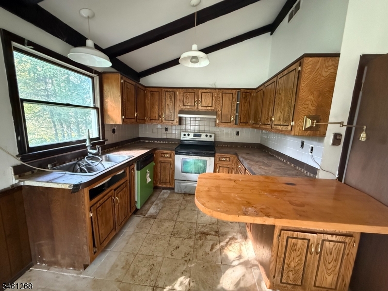 414 Deerfield Ln Property Photo 6