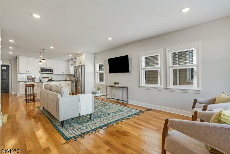 161 Willowdale Ave Property Photo 3