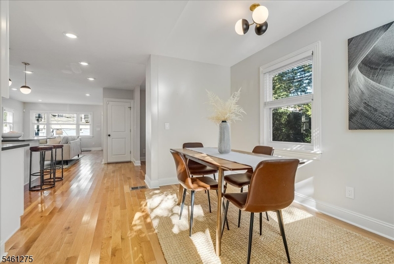 161 Willowdale Ave Property Photo 11