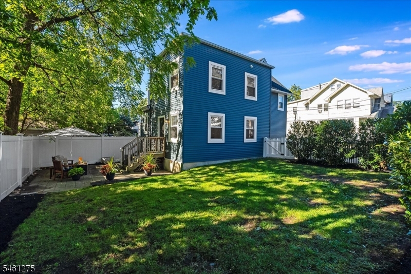 161 Willowdale Ave Property Photo 22