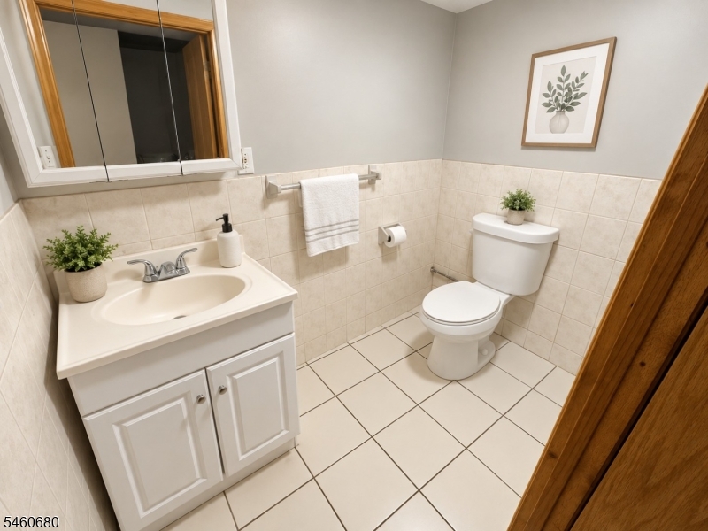 21 Summer St Property Photo 12